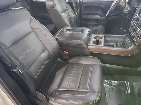 Used 2019 GMC Sierra 3500 Denali w/ Duramax Plus Package image 10