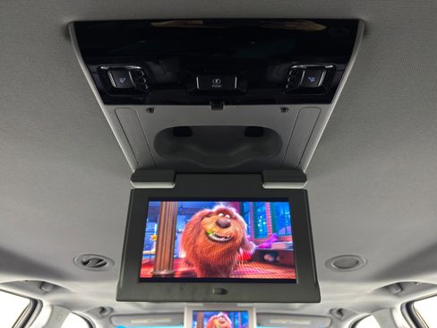 Used 2017 GMC Yukon XL SLT w/ Premium Edition image 37