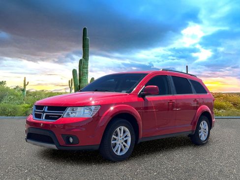 Used 2017 Dodge Journey SXT w/ Comfort/Convenience Group FWD image 2