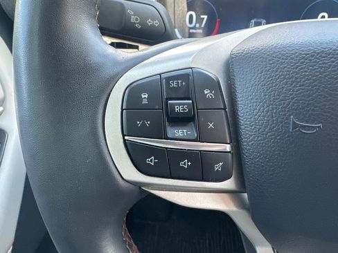 Used 2025 Ford Explorer Active w/ Active Comfort Package AWD/4WD image 22