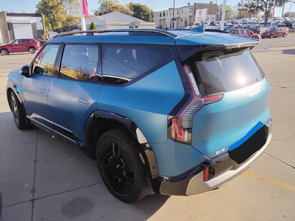 Used 2024 Kia EV9 GT-Line AWD/4WD image 2