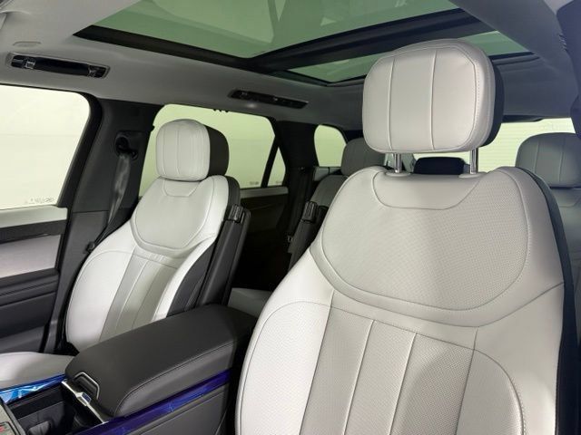New 2026 Land Rover Range Rover Sport Dynamic SE AWD/4WD image 6