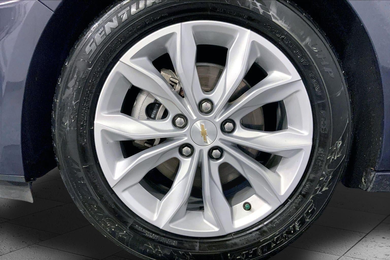 Used 2025 Chevrolet Malibu LT FWD image 9