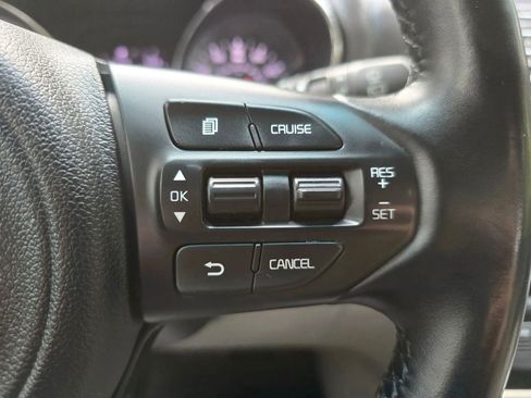 Used 2018 Kia Sedona EX image 24