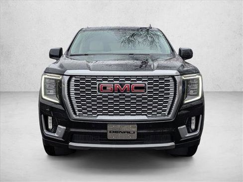 Used 2024 GMC Yukon Denali w/ Advanced Technology Package image 2