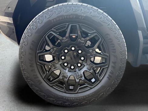 Used 2025 GMC Hummer EV 3X image 9