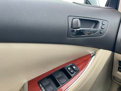 Used 2011 Lexus ES 350 FWD image 17