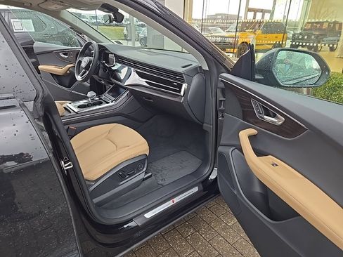 Used 2025 Audi Q8 Premium Plus image 20