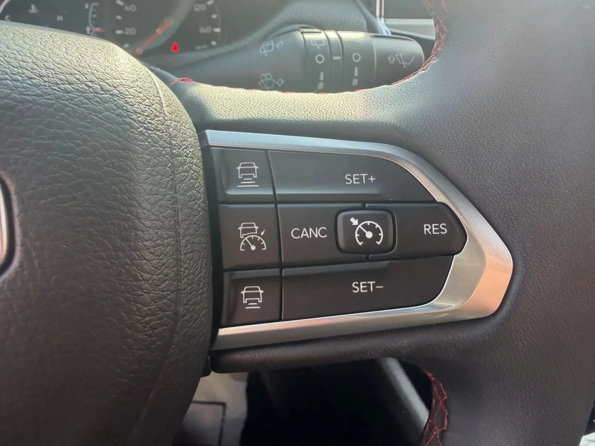 Used 2024 Jeep Compass Trailhawk AWD/4WD image 12