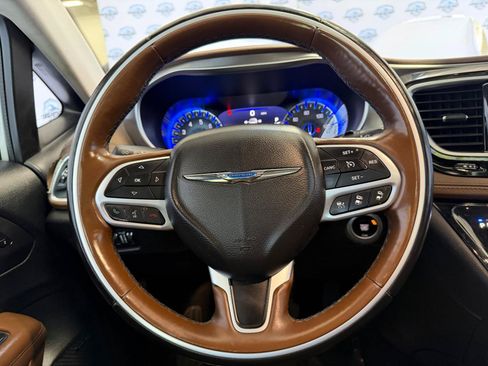 Used 2017 Chrysler Pacifica Limited FWD image 37