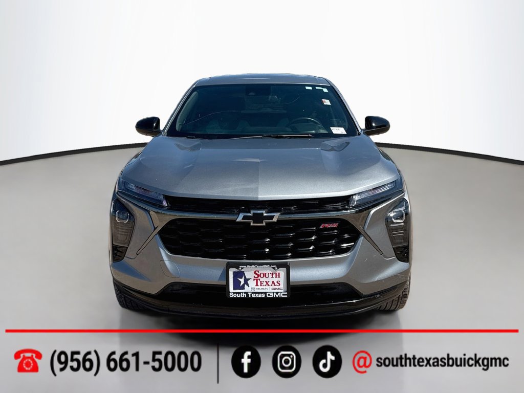 Used 2025 Chevrolet Trax RS w/ Driver Confidence Package FWD image 2