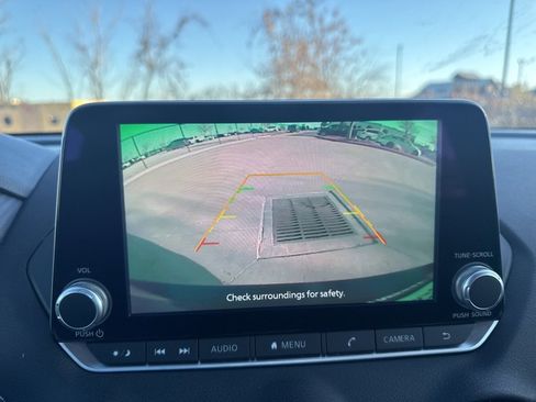 Certified 2024 Nissan Sentra SV image 21