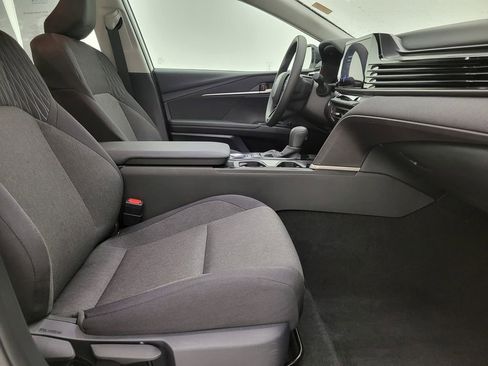 Used 2025 Toyota Camry LE FWD image 32