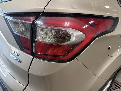 Used 2018 Ford Escape SE w/ SE Sync 3 Package AWD/4WD image 7