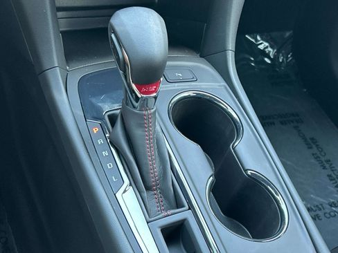 Used 2024 Chevrolet Equinox RS w/ RS Leather Package FWD image 30