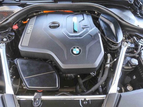 Certified 2023 BMW 530e w/ Convenience Package image 24