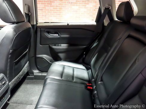 Used 2023 Nissan Rogue SV w/ SV Premium Package image 17