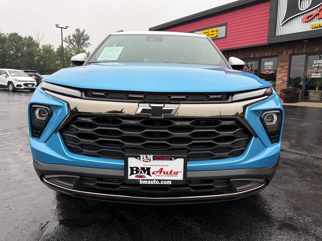 Used 2025 Chevrolet TrailBlazer ACTIV FWD image 2