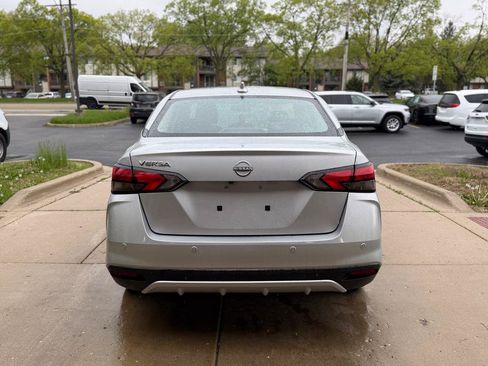 Used 2025 Nissan Versa SV FWD image 6