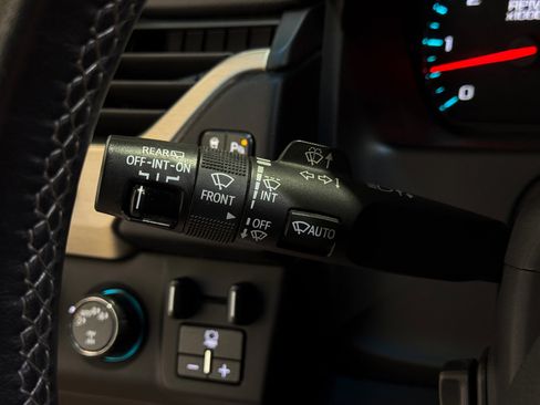 Used 2019 GMC Yukon XL Denali w/ Denali Ultimate Package image 10