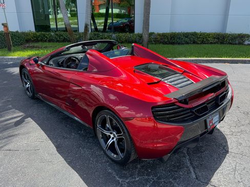 Used 2015 McLaren 650S Spider RWD image 14