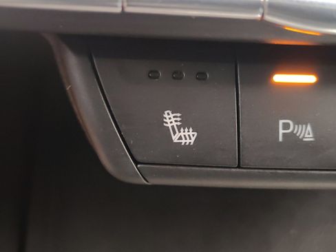 Used 2019 Cadillac XT4 Premium Luxury w/ Cold Weather Package FWD image 25