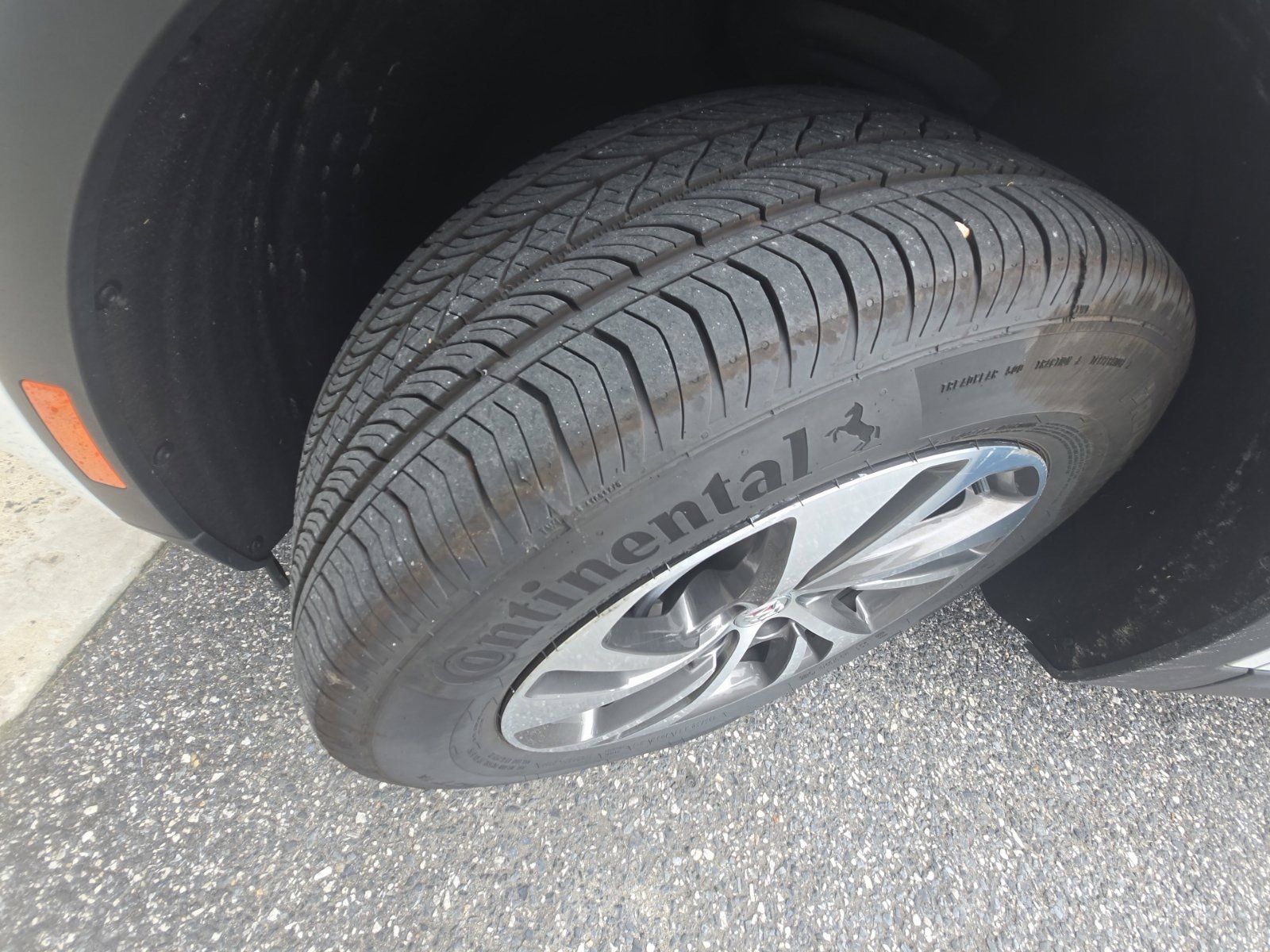 Used 2023 Buick Envision Essence AWD/4WD image 7
