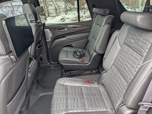 Certified 2024 Cadillac Escalade Sport Platinum w/ LPO, ONYX Package AWD/4WD image 34