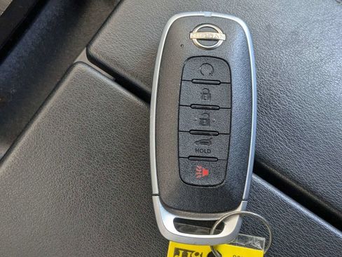 Used 2026 Nissan Rogue SV FWD image 34