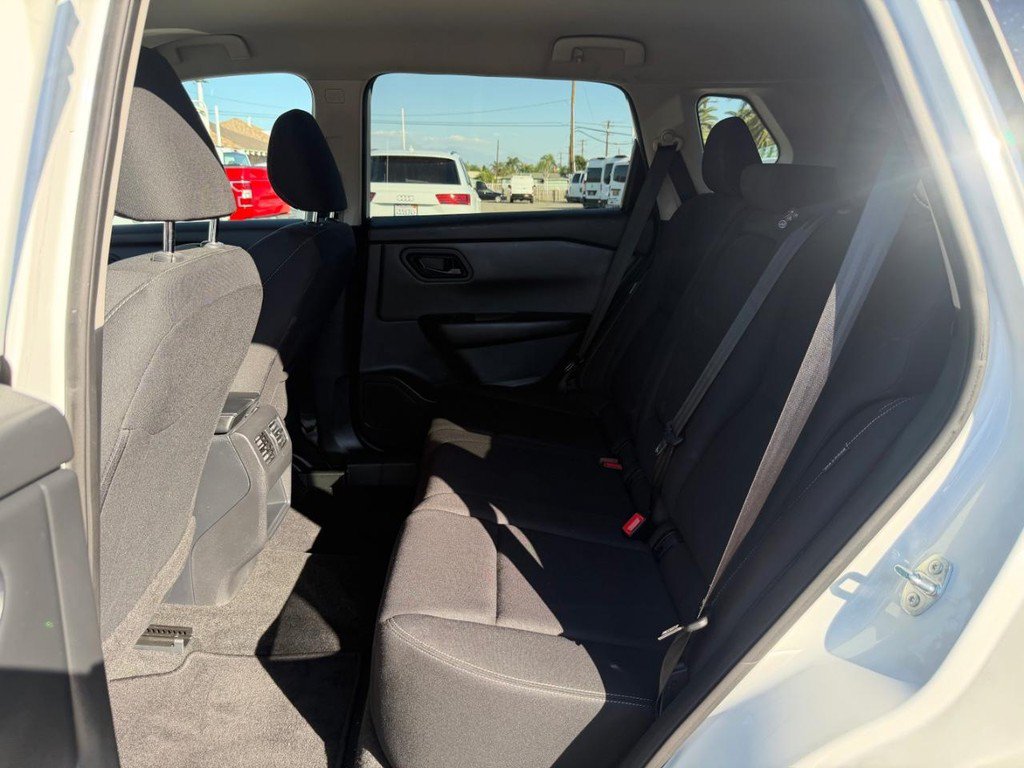Used 2024 Nissan Rogue S FWD image 35