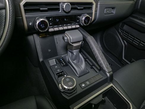 New 2026 Toyota Tacoma Limited AWD/4WD image 20