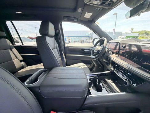 New 2026 Chevrolet Suburban High Country AWD/4WD image 15