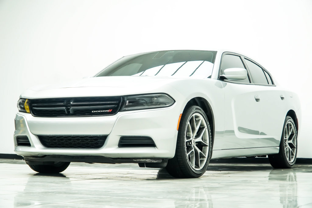 Used 2022 Dodge Charger SXT w/ Plus Group RWD image 10