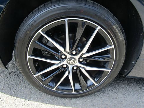 Used 2021 Toyota Camry SE FWD image 32
