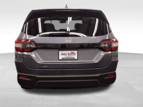 Used 2023 Honda Pilot LX image 6