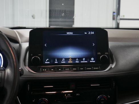 Used 2022 Nissan Rogue Platinum w/ Head-Up Display Package image 21