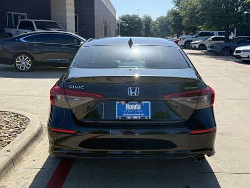 Used 2024 Honda Civic Sport image 4