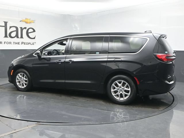 Used 2023 Chrysler Pacifica Touring-L FWD image 56