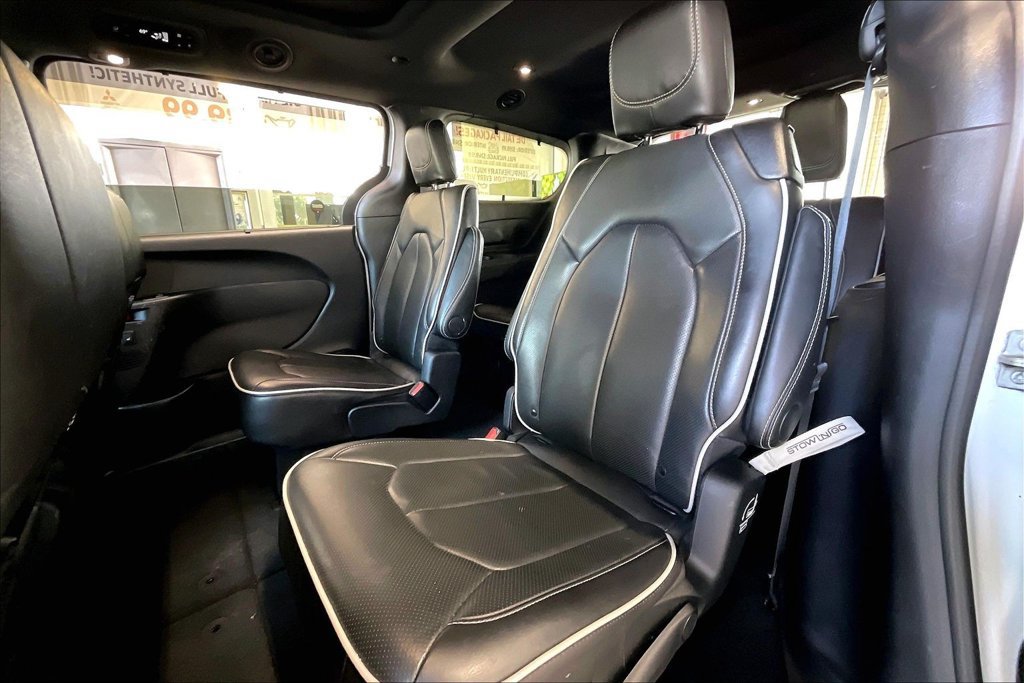 Used 2025 Chrysler Pacifica Limited FWD image 14