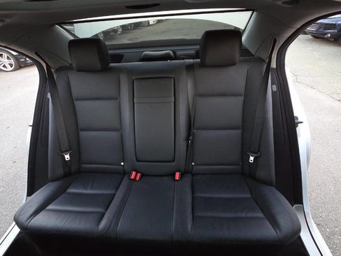 Used 2013 Mercedes-Benz S 550 4MATIC image 33