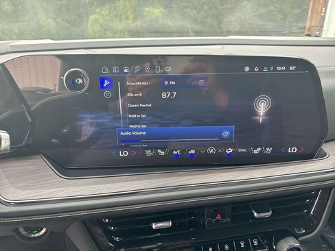 New 2025 Chevrolet Suburban Premier RWD image 26