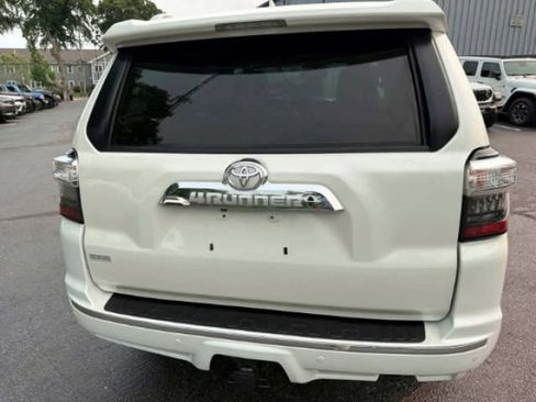 Used 2016 Toyota 4Runner Limited AWD/4WD image 5