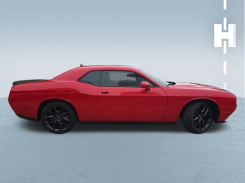 Used 2022 Dodge Challenger SXT w/ Plus Package image 2