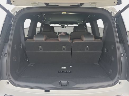 New 2026 Nissan Armada SL w/ Captain's Chari Seat Package AWD/4WD image 12