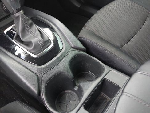 Used 2020 Nissan Rogue S FWD image 26