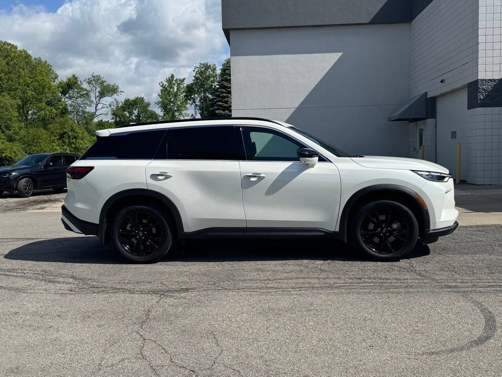 Used 2025 INFINITI QX60 Luxe w/ Black Edition AWD/4WD image 1