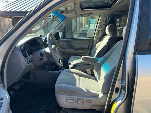 Used 2006 Toyota Sequoia SR5 image 12