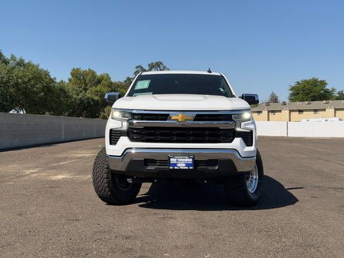 Used 2023 Chevrolet Silverado 1500 LT w/ Protection Package RWD image 9