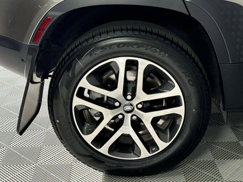 Certified 2025 Land Rover Defender 110 S image 39