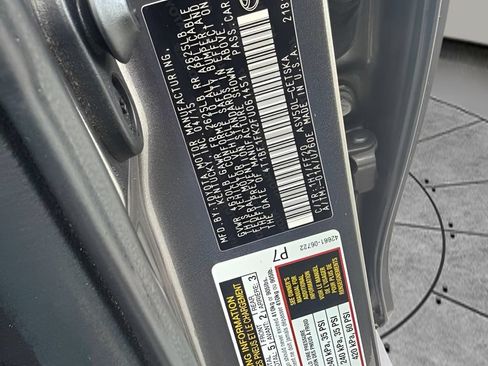 Used 2015 Toyota Camry SE FWD image 20